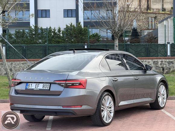 PODIUM AUTO 2023 SÜPER-B PRESTİJ CAM TAVAN K.ISITMA GERİ GRŞ