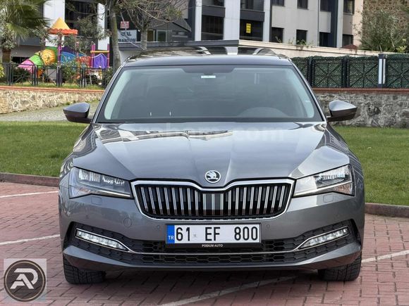 PODIUM AUTO 2023 SÜPER-B PRESTİJ CAM TAVAN K.ISITMA GERİ GRŞ