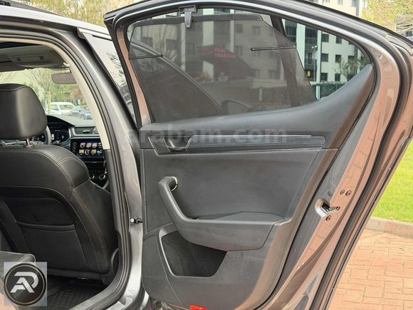 PODIUM AUTO 2023 SÜPER-B PRESTİJ CAM TAVAN K.ISITMA GERİ GRŞ