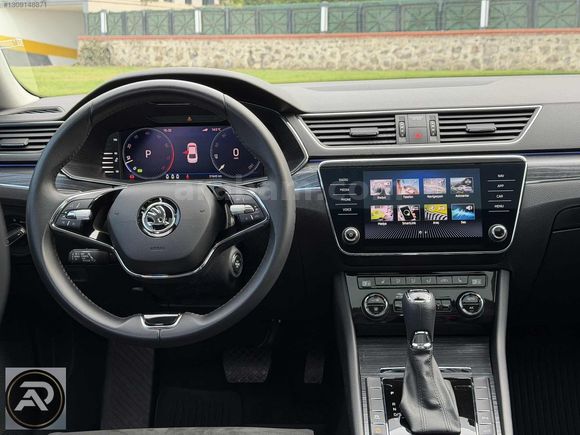 PODIUM AUTO 2023 SÜPER-B PRESTİJ CAM TAVAN K.ISITMA GERİ GRŞ