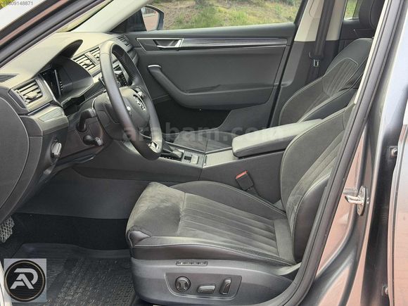 PODIUM AUTO 2023 SÜPER-B PRESTİJ CAM TAVAN K.ISITMA GERİ GRŞ