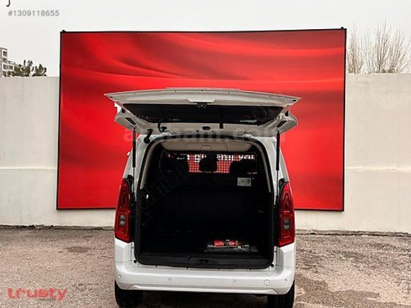 TRUSTY ONATÇA'DAN OPEL COMBO ULTİMATE