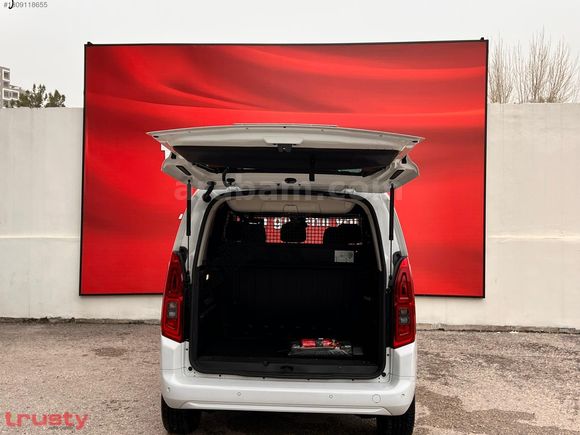 TRUSTY ONATÇA'DAN OPEL COMBO ULTİMATE