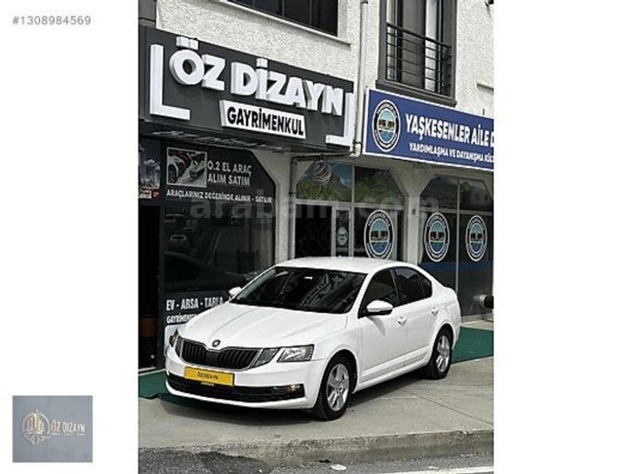 ÖZ DİZAYN OTOMOTİVDEN TEMİZ SKODA OCTAVİA DEĞİŞENSİZ
