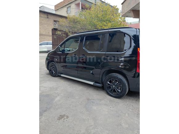 Sahibinden Fiat Doblo Combi 1.5 BlueHDi Premio 2025 Model