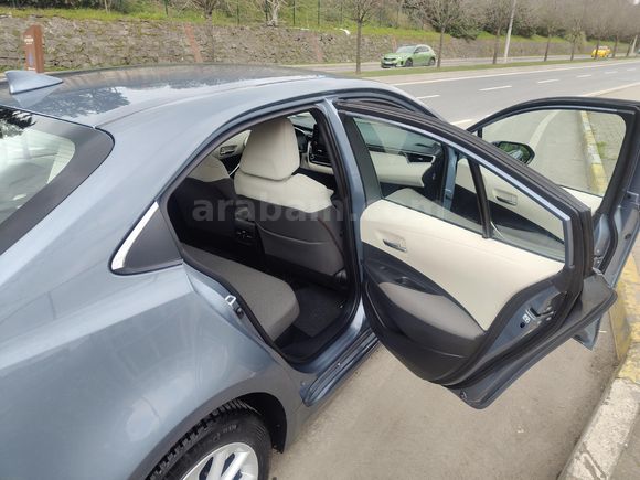 Sahibinden Toyota Corolla 1.8 Hybrid Dream 2021 Model
