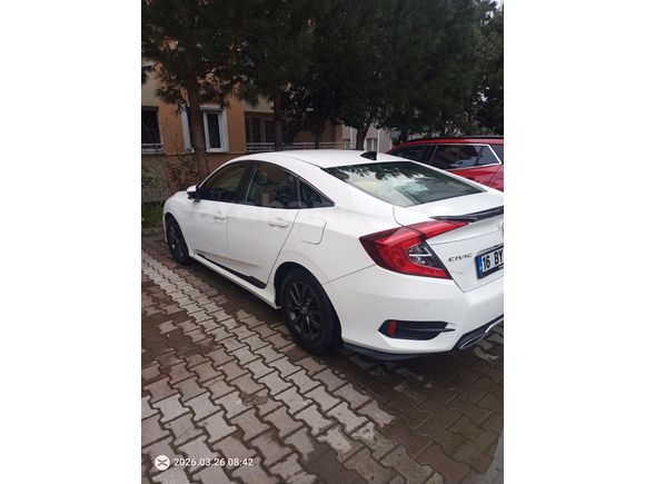 Sahibinden Yetkili servis bakımlı-Tramersiz- Honda Civic 1.6i VTEC ECO Elegance 2019 Model