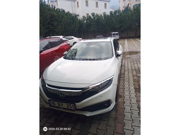 Sahibinden Yetkili servis bakımlı-Tramersiz- Honda Civic 1.6i VTEC ECO Elegance 2019 Model
