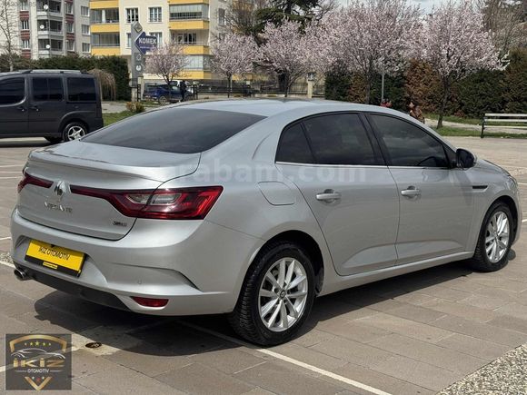 DEĞİŞENSİZ HASAR KAYITSIZ BAKIMLI MEGANE OTOMATİK