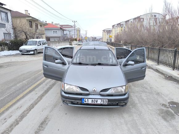 Sahibinden Renault Megane 1.6 RTE 1999 Model