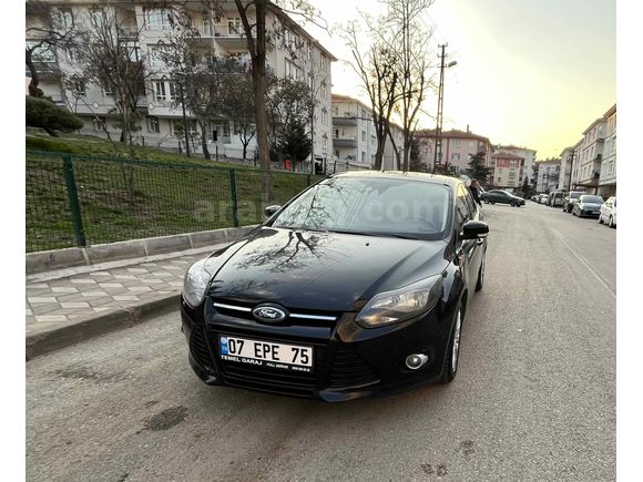 Sahibinden Ford Focus 1.6 TDCi Titanium 2012 Model Ankara 225.000 km Siyah