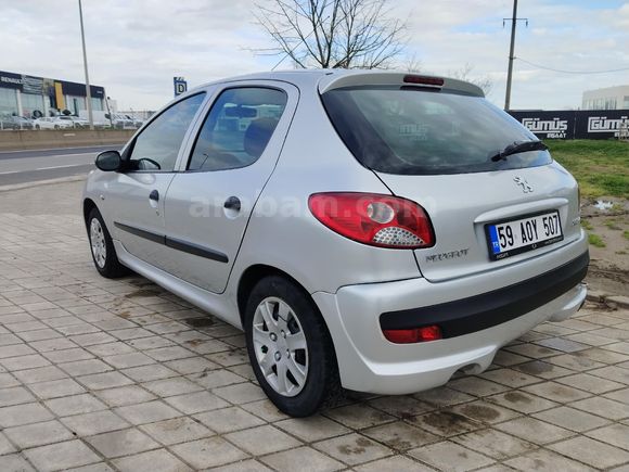 Sahibinden Peugeot 206+ 1.4 benzin lpg Comfort 2010 Model  158 bin km