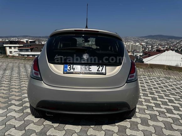 2013 Lancia Ypsilon 1.3 Multijet 95 HP FULL + MASRAFSIZ + BAKIMLI + BLUETOOTH