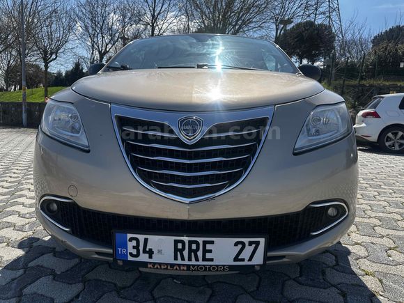 2013 Lancia Ypsilon 1.3 Multijet 95 HP FULL + MASRAFSIZ + BAKIMLI + BLUETOOTH