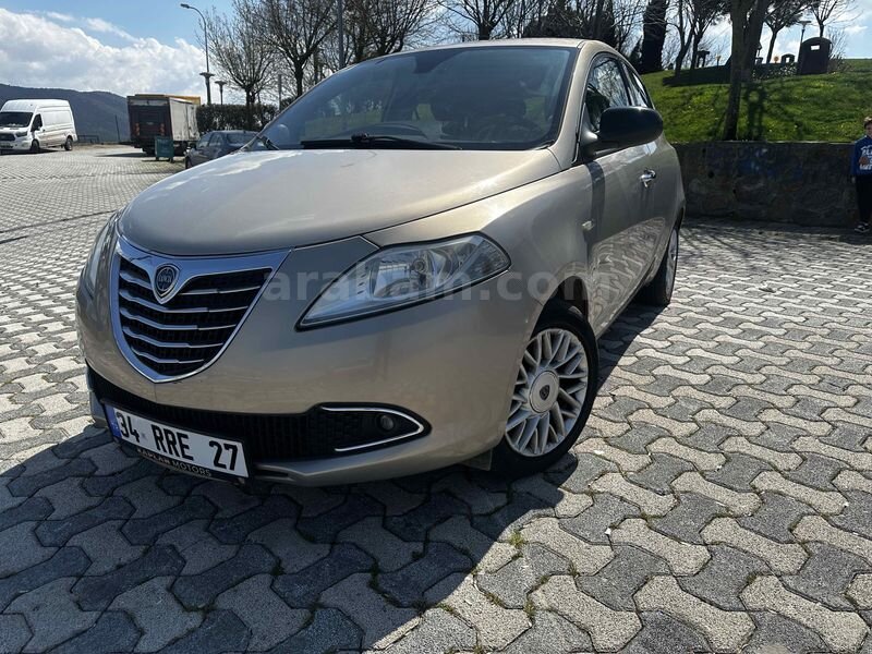 Sahibinden Lancia Ypsilon 1.3 Mjet 2013 Model İstanbul 208.000 km Bej