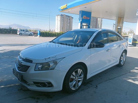 Sahibinden Chevrolet Cruze 1.6 Sport 2013 Model  203.000 km Beyaz