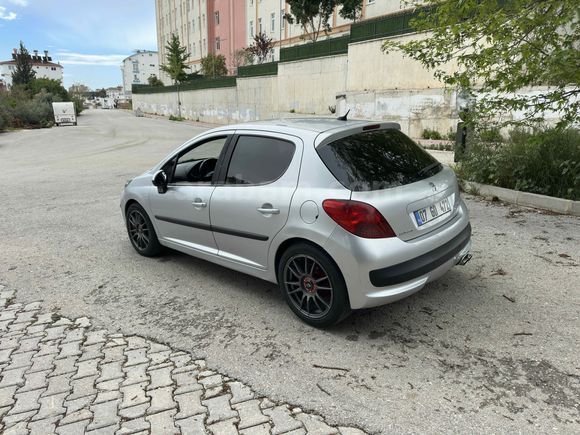 Sahibinden Peugeot 207 1.4 HDi Trendy 2007 Model 