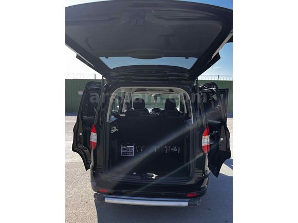 Sahibinden Ford Tourneo Courier 1.6 TDCi Titanium 2017 Model 