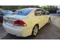 2011 TEMİZ BEYAZ CIVIC