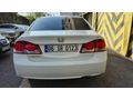2011 TEMİZ BEYAZ CIVIC
