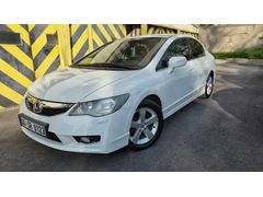 2011 TEMİZ BEYAZ CIVIC