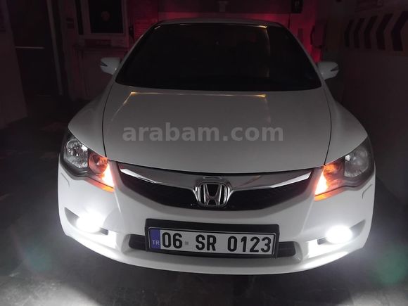 2011 TEMİZ BEYAZ CIVIC
