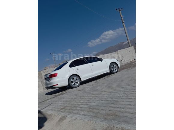 Sahibinden Volkswagen Jetta 1.6 TDi Comfortline 2012 Model Niğde 185.000 km Beyaz