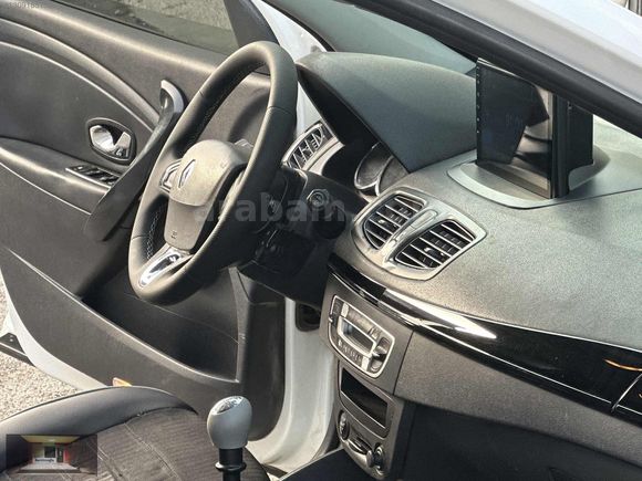 BARUTCUOĞLU_HATASIZ BOYASIZ MEGANE3 DİZEL 210 BİN KM KUSURSZ