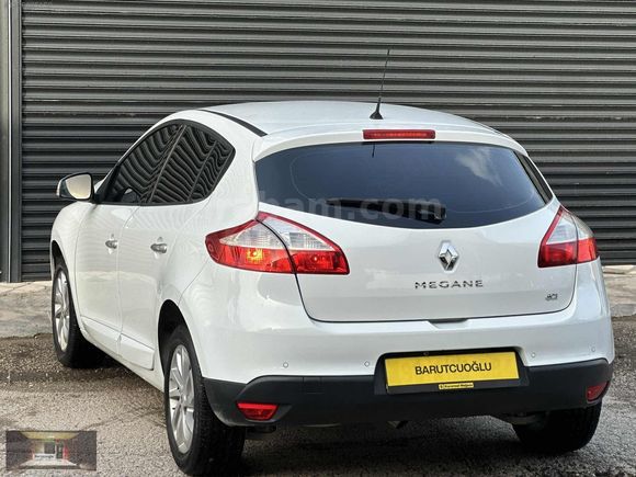 BARUTCUOĞLU_HATASIZ BOYASIZ MEGANE3 DİZEL 210 BİN KM KUSURSZ