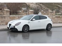 Sahibinden Alfa Romeo Giulietta 1.4 TB MultiAir Distinctive 2013 Model