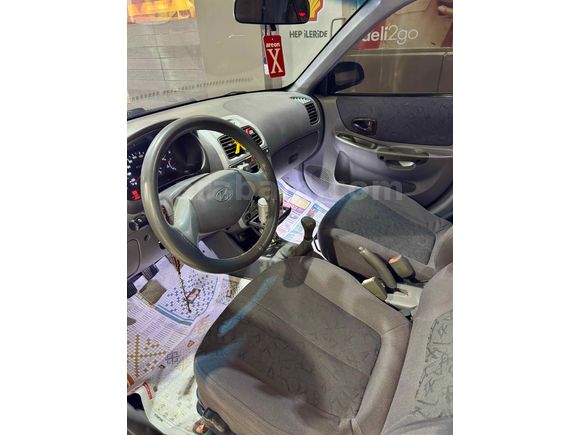  Hyundai Accent 