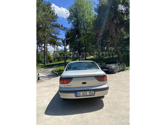 1.6 8 valf 99 model Megane1 Klimalı 226 binde