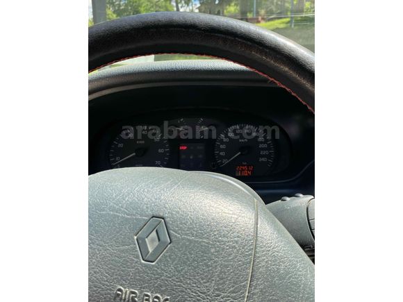 1.6 8 valf 99 model Megane1 Klimalı 226 binde