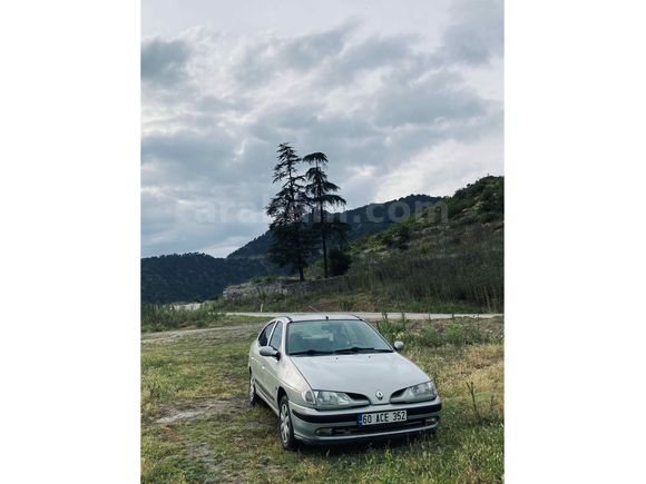 1.6 8 valf 99 model Megane1 Klimalı