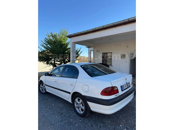 Sahibinden Toyota Avensis 2.0 Sol 1999 Model 