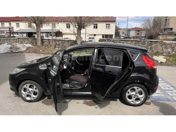 Sahibinden Ford Fiesta 1.4 Titanium 2011 Model 