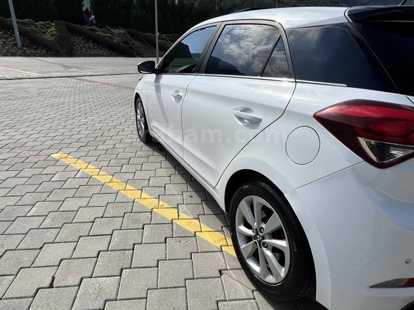 Sahibinden Hyundai i20 1.4 CRDi Style 2016 Model 