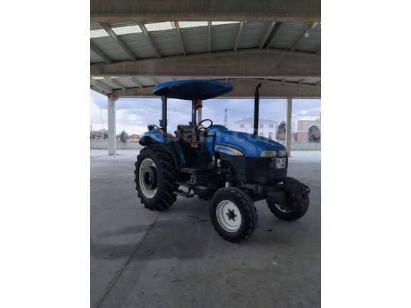 Orjinal fabrika lastikleri dahi üzerinde 2340 saatteSahibinden New Holland TD65D tlf;05462061557