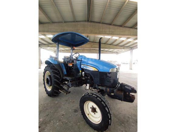 Orjinal fabrika lastikleri dahi üzerinde 2340 saatteSahibinden New Holland TD65D tlf;05462061557
