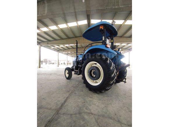 Orjinal fabrika lastikleri dahi üzerinde 2340 saatteSahibinden New Holland TD65D tlf;05462061557