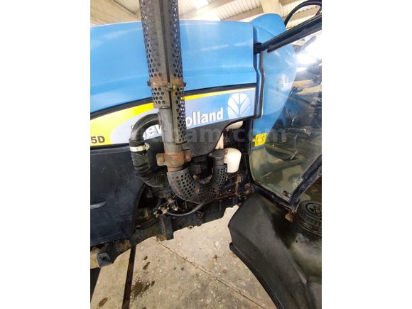 Orjinal fabrika lastikleri dahi üzerinde 2340 saatteSahibinden New Holland TD65D tlf;05462061557