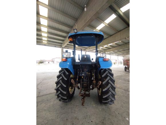 Orjinal fabrika lastikleri dahi üzerinde 2340 saatteSahibinden New Holland TD65D tlf;05462061557