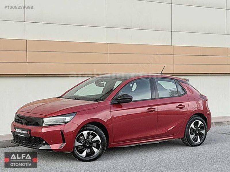 BOYASIZ 26 BİN KM'DE 2024 MODEL OPEL CORSA-E CAM TAVAN KÖR NOKTA