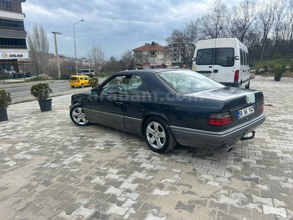Sahibinden Mercedes - Benz E 220 1995 Model  480.000 km Siyah