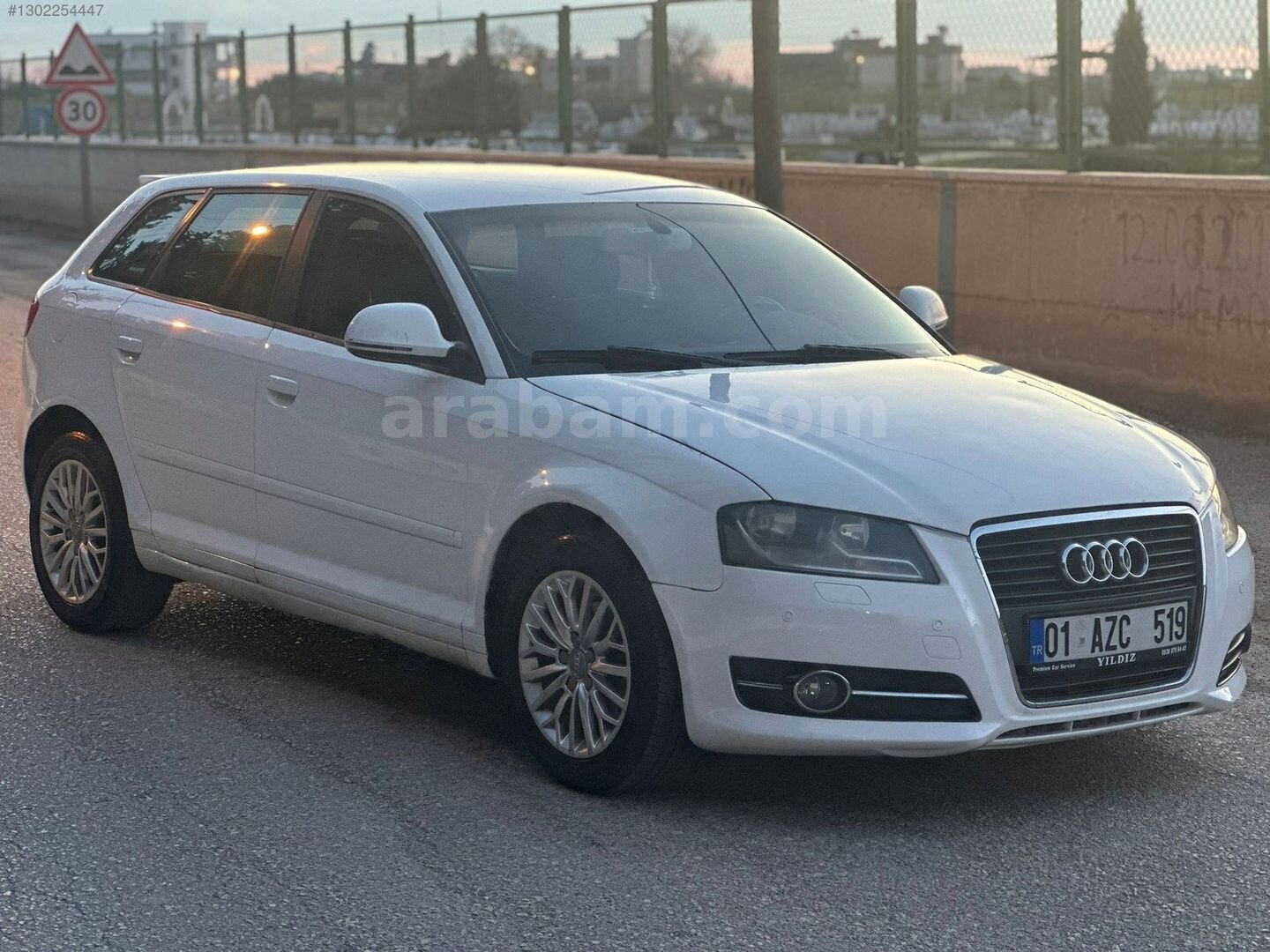 Galeriden Audi A3 Sportback 1.6 Ambition 2010 Model Adana 180.000 km Beyaz 2