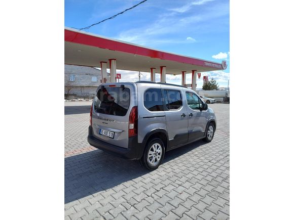 Sahibinden Peugeot Rifter 1.5 BlueHDI Allure 2024 Model