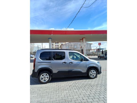 Sahibinden Peugeot Rifter 1.5 BlueHDI Allure 2024 Model