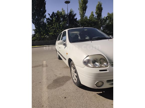 Sahibinden Renault Clio 1.4 Expression 2001 Model