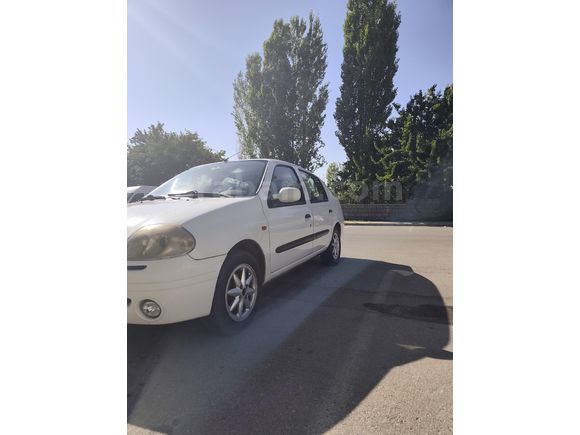 Sahibinden Renault Clio 1.4 Expression 2001 Model