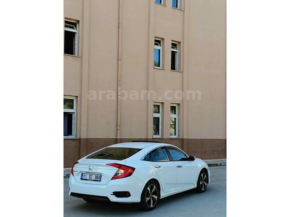 ilk sahibinden servis bakımlı 2021 çıkışlı.
